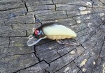 wobler HEGEMON Gusano dł.3,5cm / 2,5gr / pływający /  kolor biało czarny grzbiet